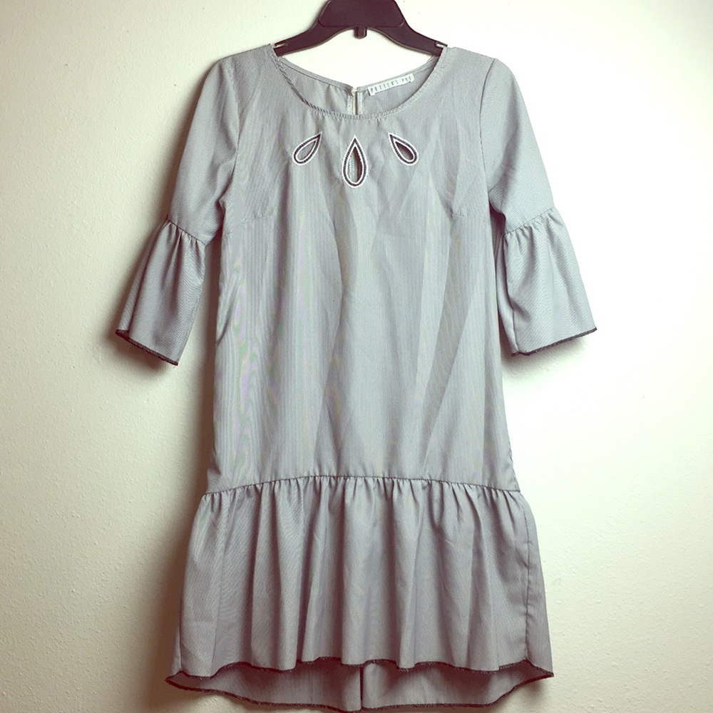 summer dress, flare sleeve.